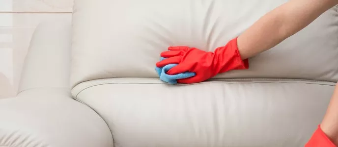 tekniker för att rengöra soffa